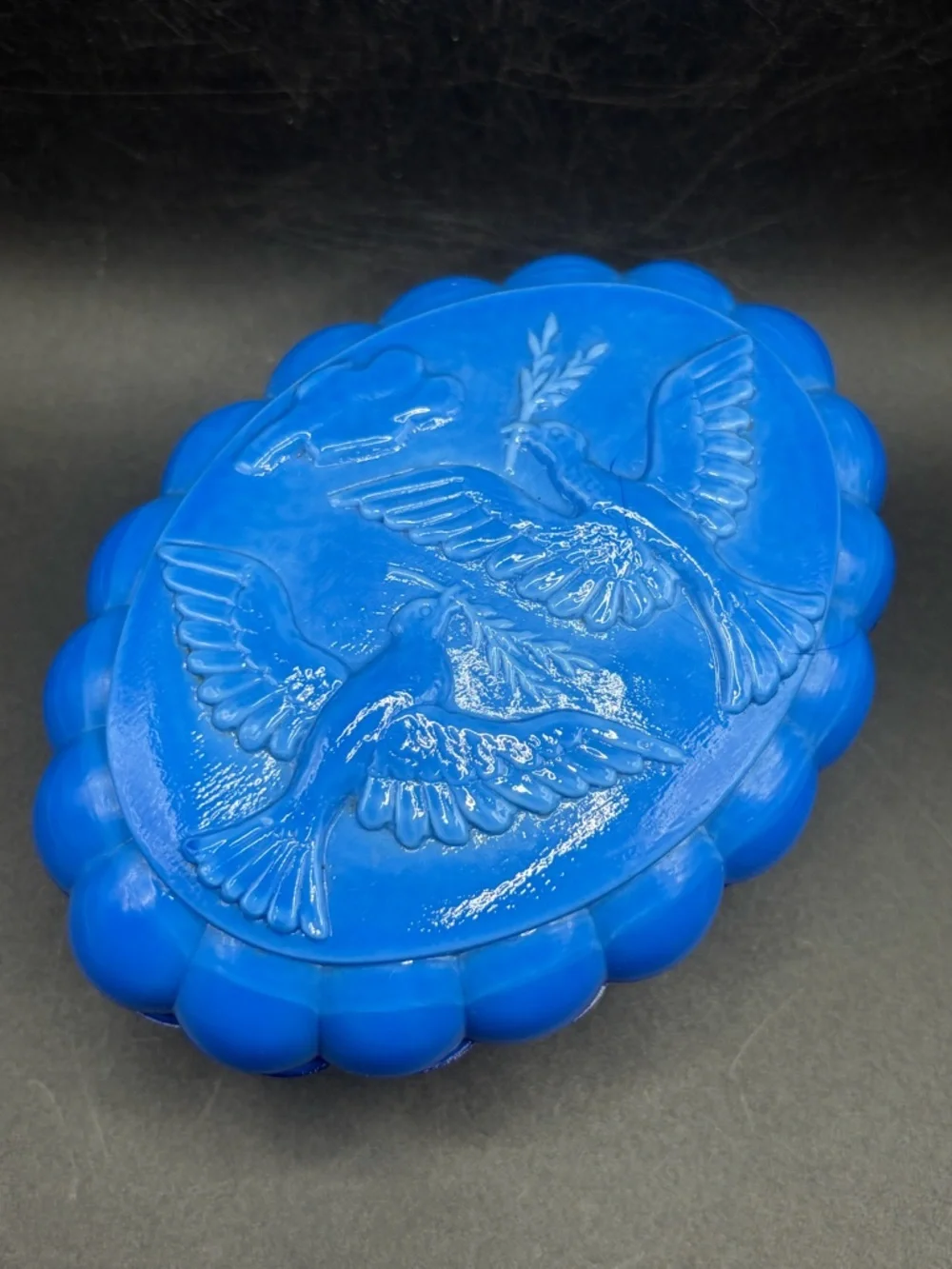 Vintage Lapis Blue Mottled Slag Glass Doves Birds Peace Olive Branch Dresser Box